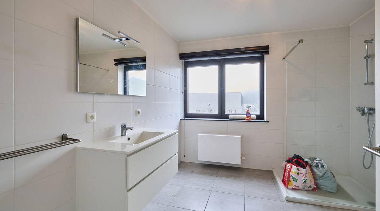 Industrieel gebouw te koop in Genk