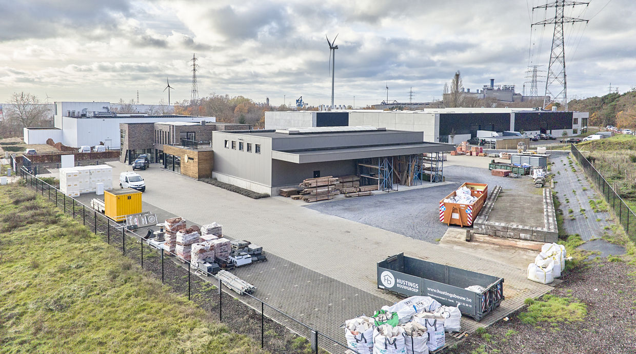 Industrieel gebouw te koop in Genk
