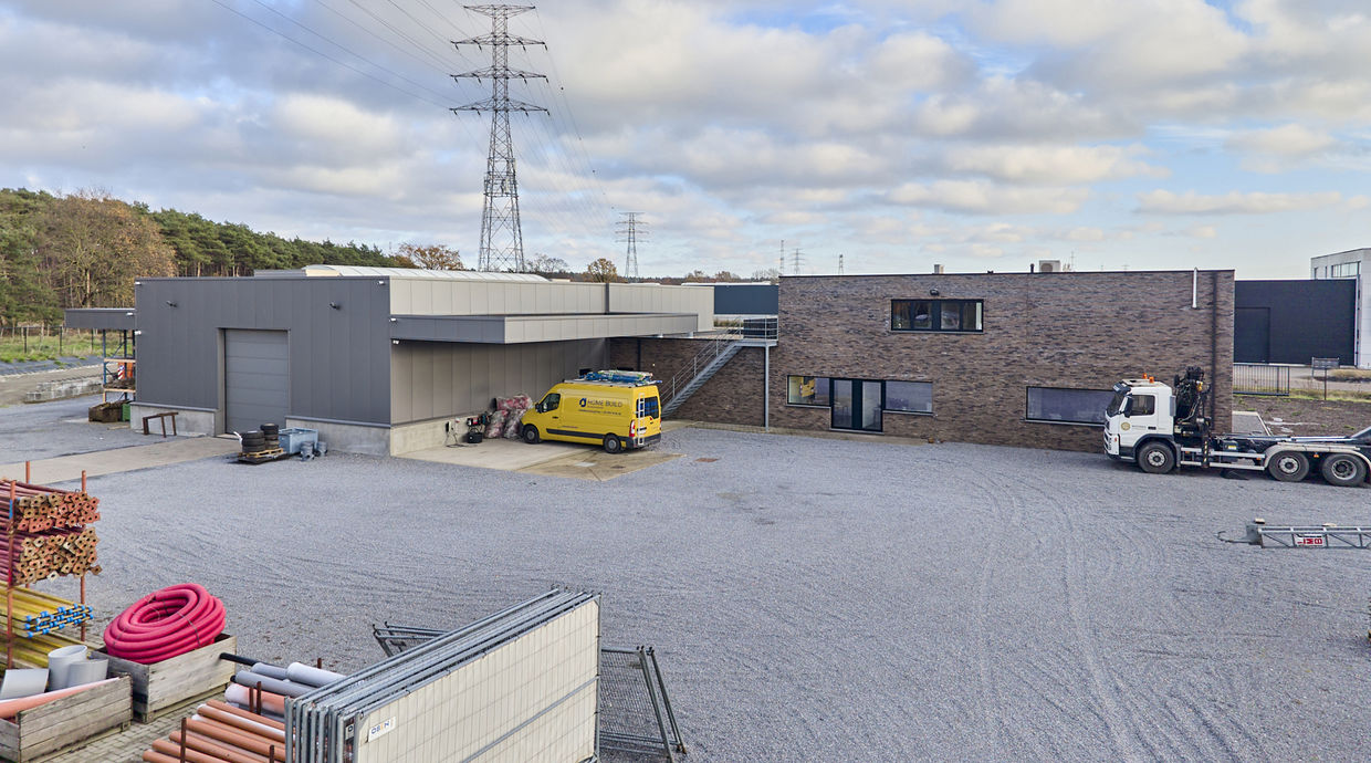 Industrieel gebouw te koop in Genk