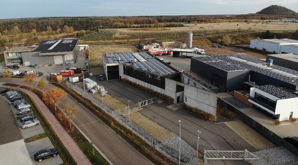 Industrieel gebouw te koop in Genk