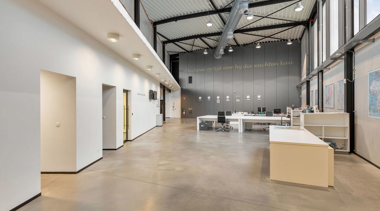 Industrieel gebouw te koop in Genk