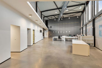 Industrieel gebouw te koop in Genk