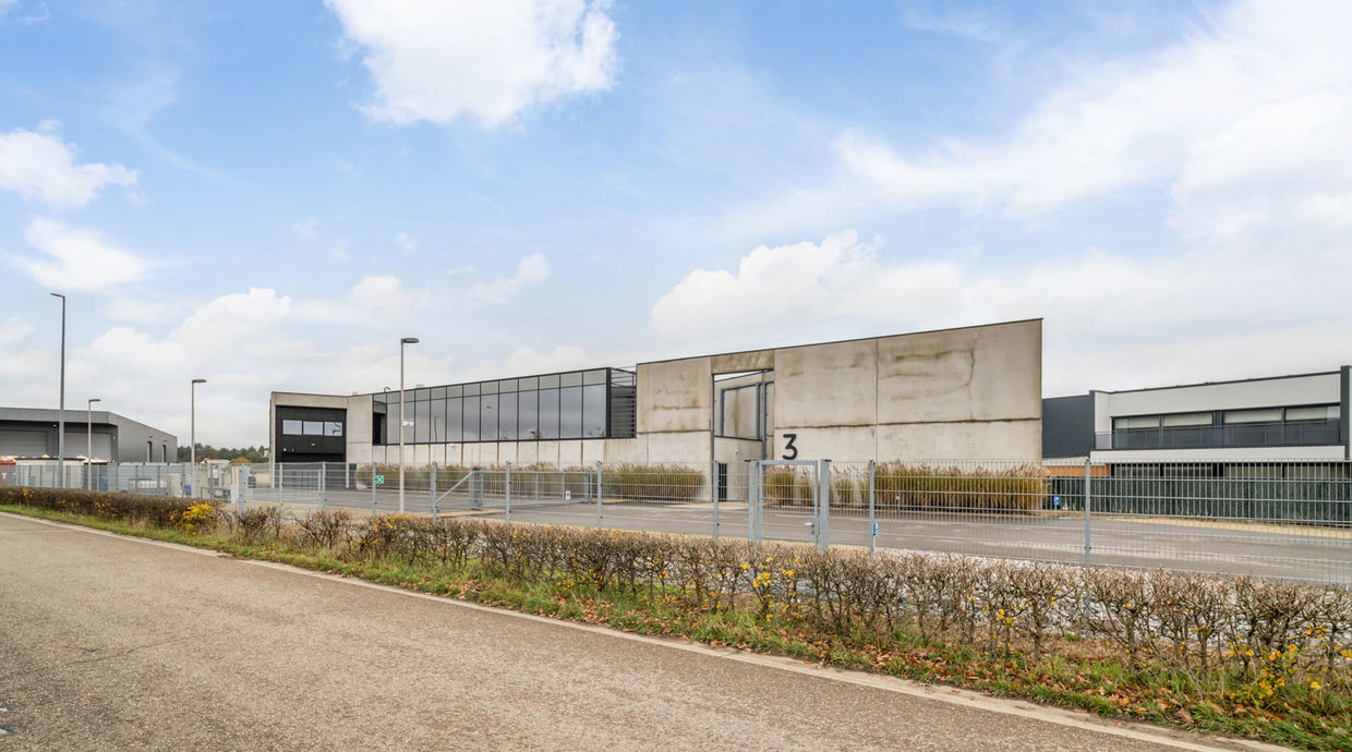 Industrieel gebouw te koop in Genk