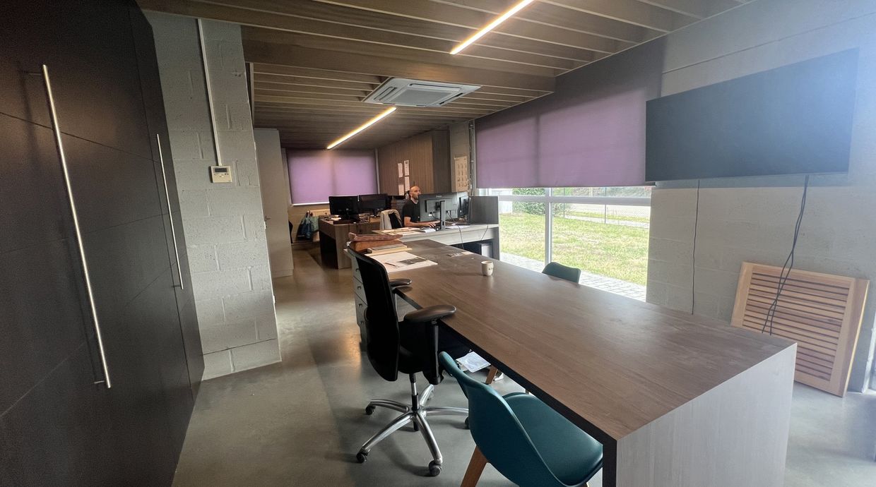 Industrieel gebouw te koop in Genk