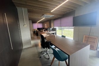 Industrieel gebouw te koop in Genk