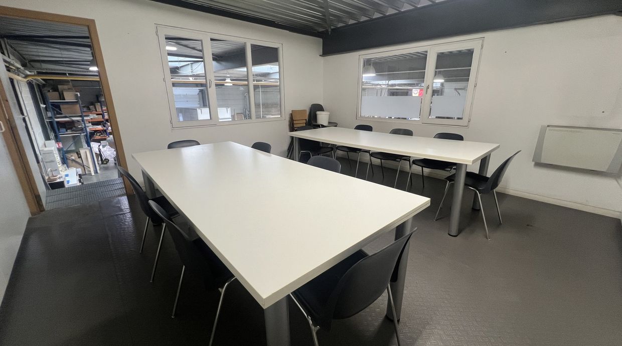 Industrieel gebouw te koop in Genk