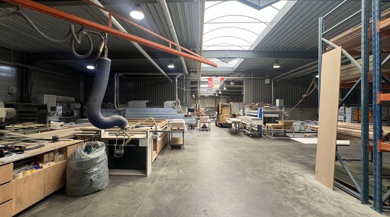 Industrieel gebouw te koop in Genk