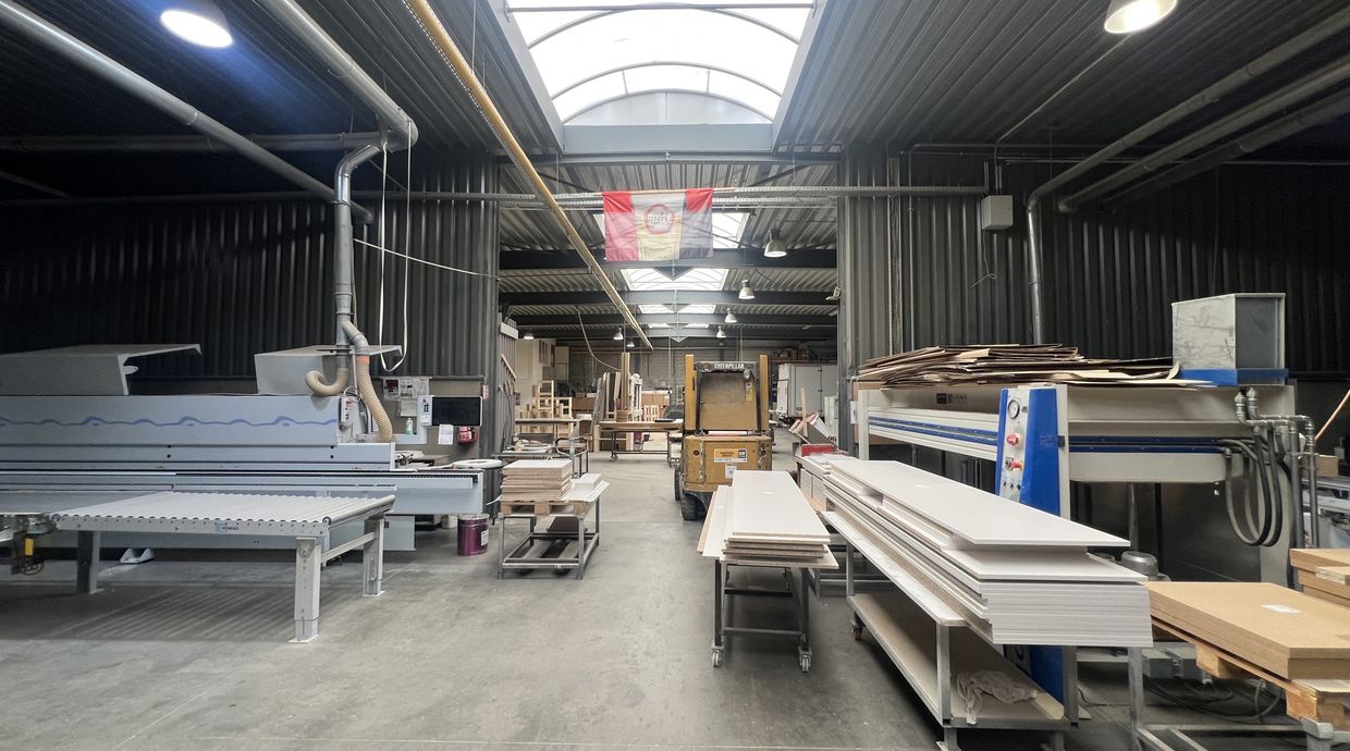 Industrieel gebouw te koop in Genk