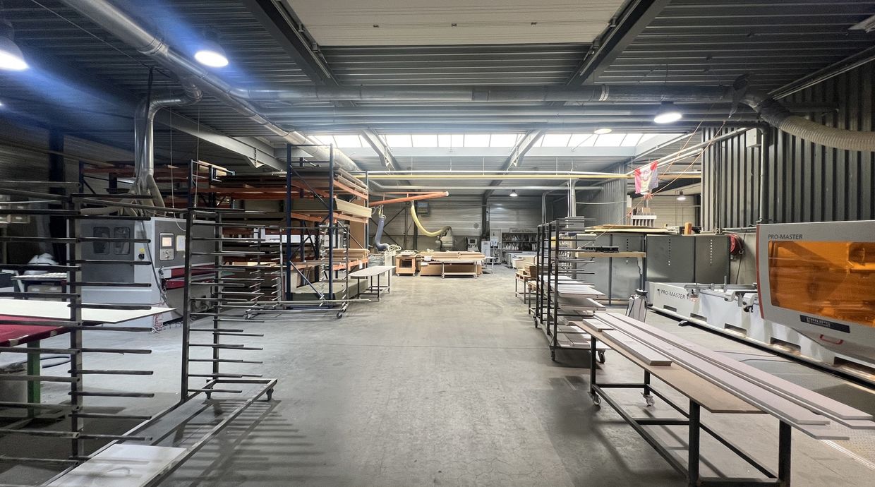 Industrieel gebouw te koop in Genk