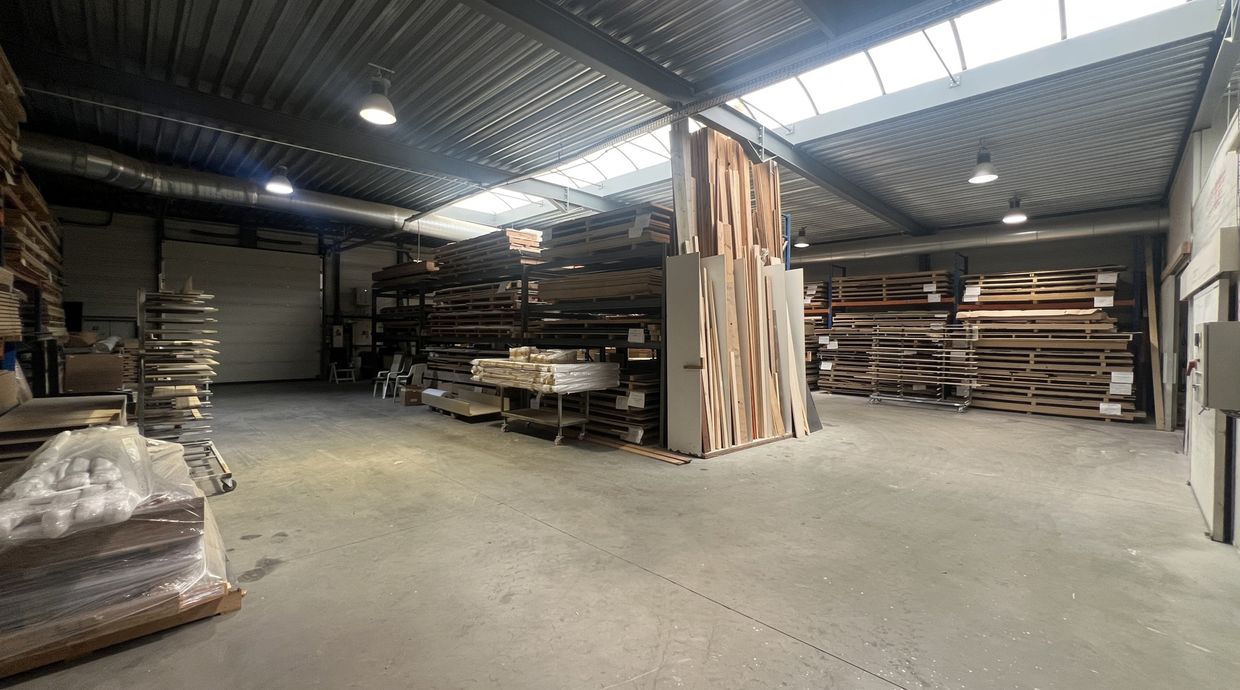 Industrieel gebouw te koop in Genk