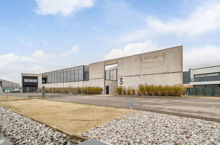 Industrieel gebouw te koop in Genk