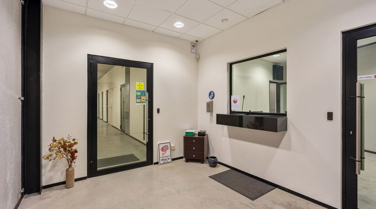 Industrieel gebouw te koop in Genk