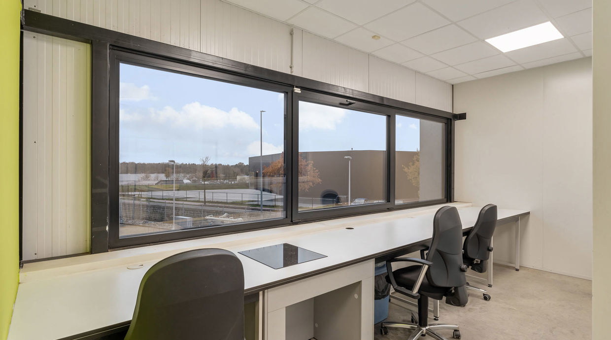 Industrieel gebouw te koop in Genk