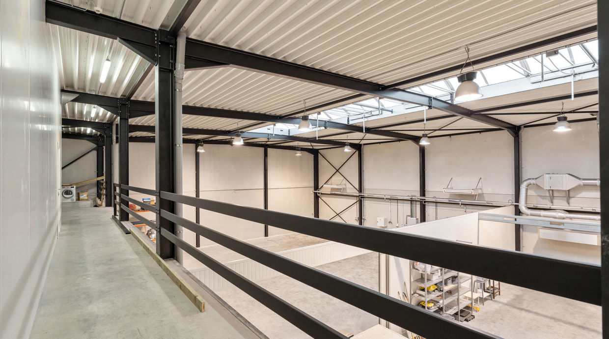 Industrieel gebouw te koop in Genk