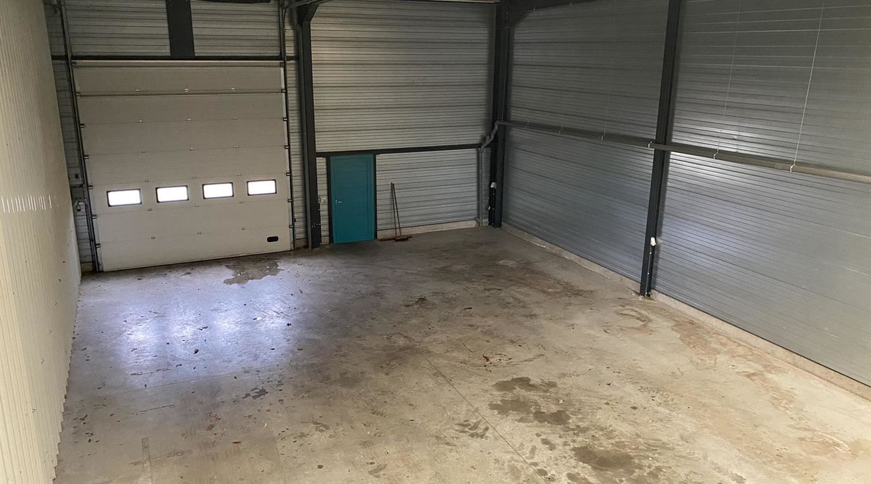 Industrieel gebouw te koop in Genk