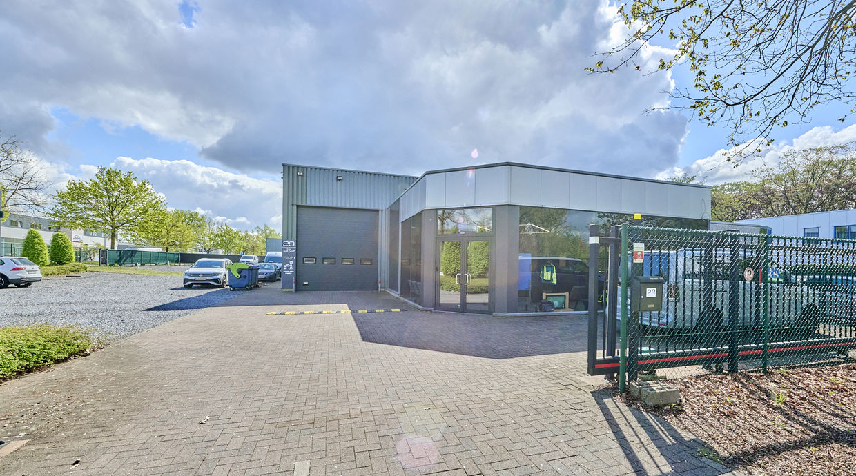 Industrieel gebouw te koop in Genk