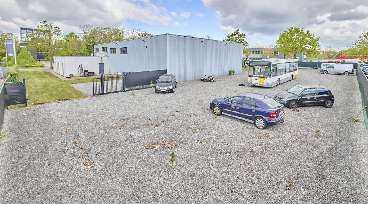 Industrieel gebouw te koop in Genk