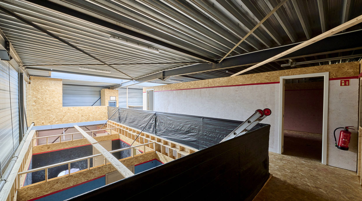 Industrieel gebouw te koop in Genk