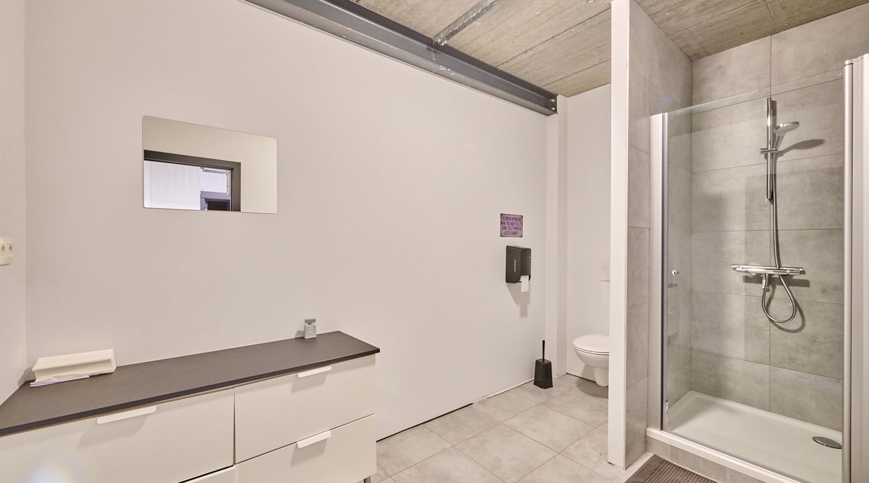 Industrieel gebouw te koop in Genk