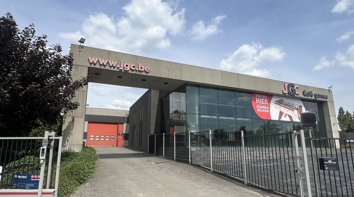 Industrieel gebouw te koop in Genk