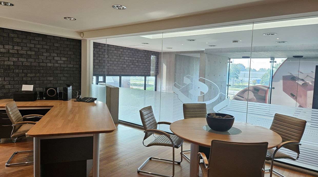 Industrieel gebouw te koop in Genk