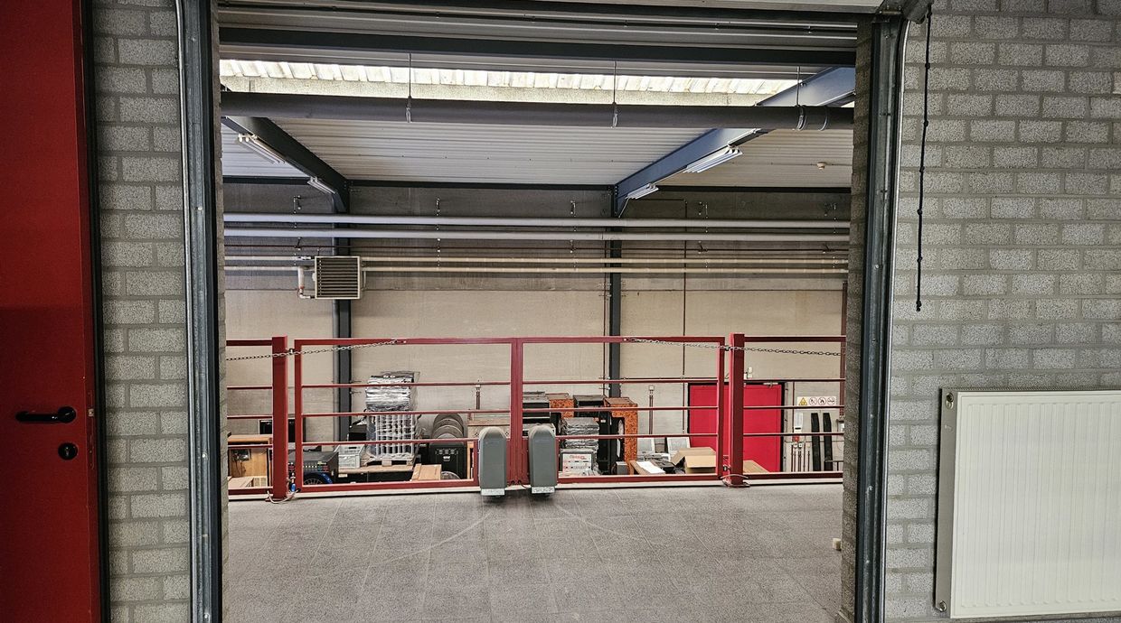 Industrieel gebouw te koop in Genk