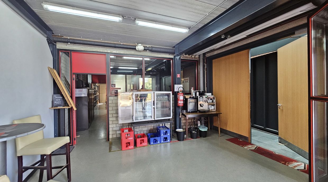 Industrieel gebouw te koop in Genk