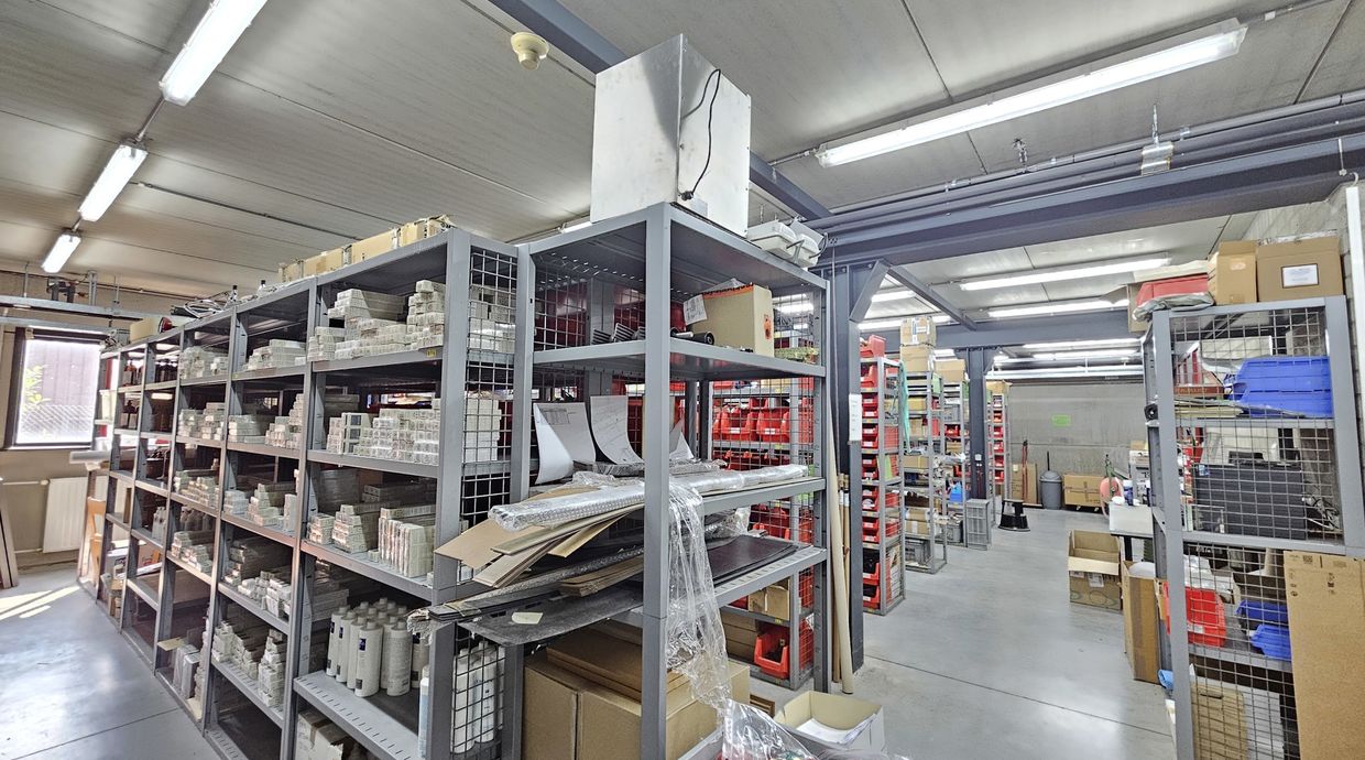 Industrieel gebouw te koop in Genk
