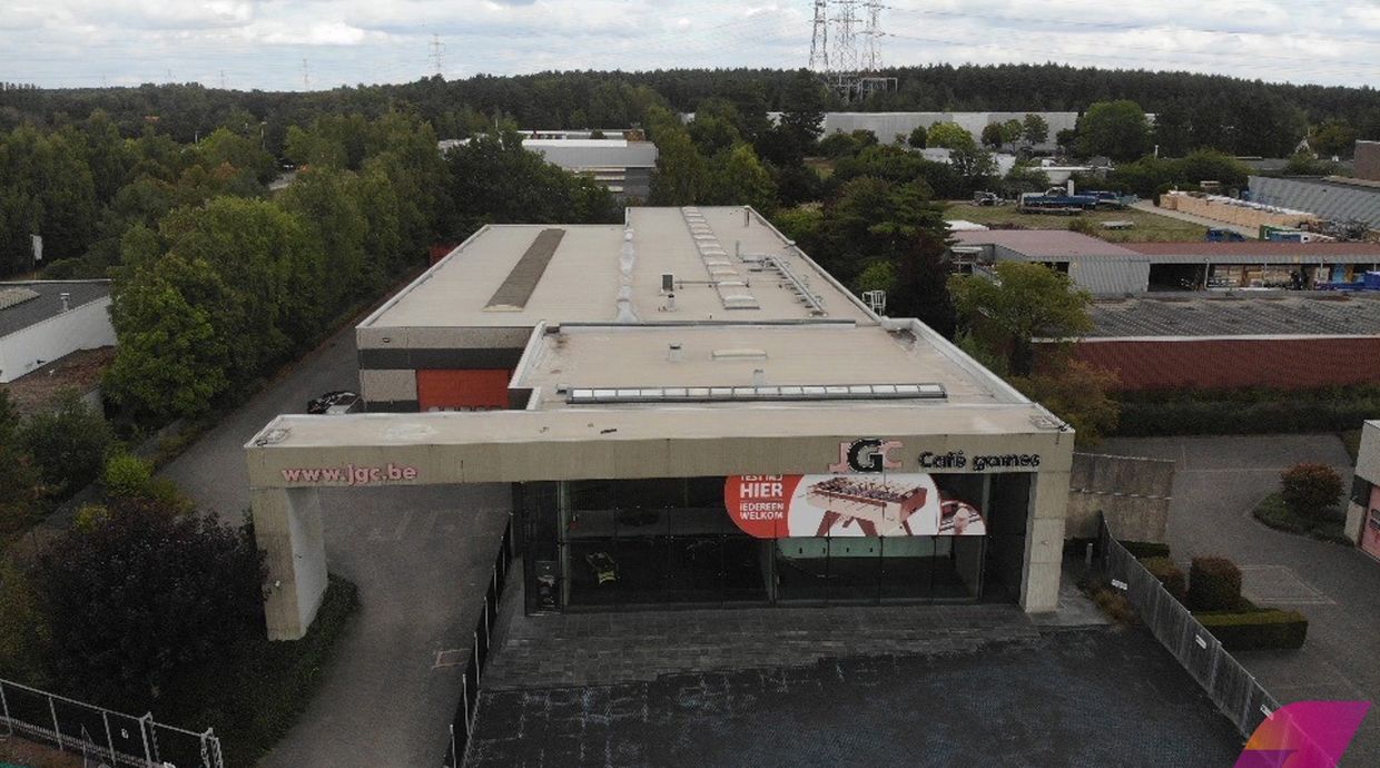 Industrieel gebouw te koop in Genk