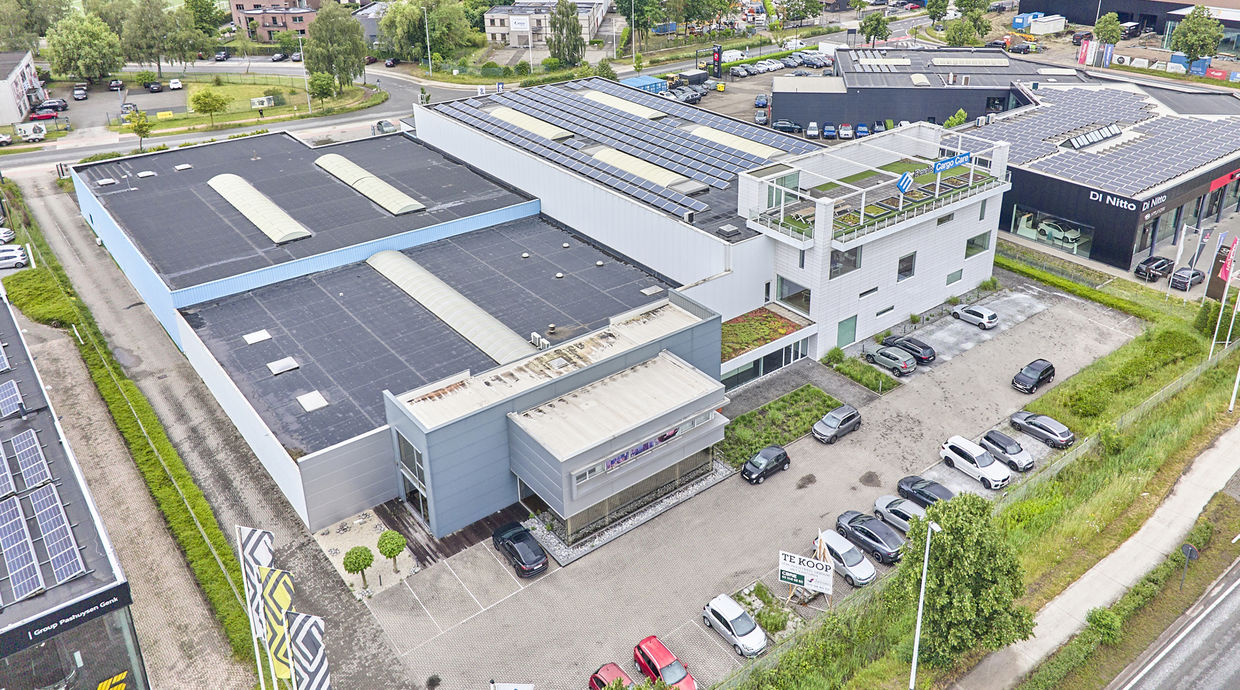 Industrieel gebouw te koop in Genk