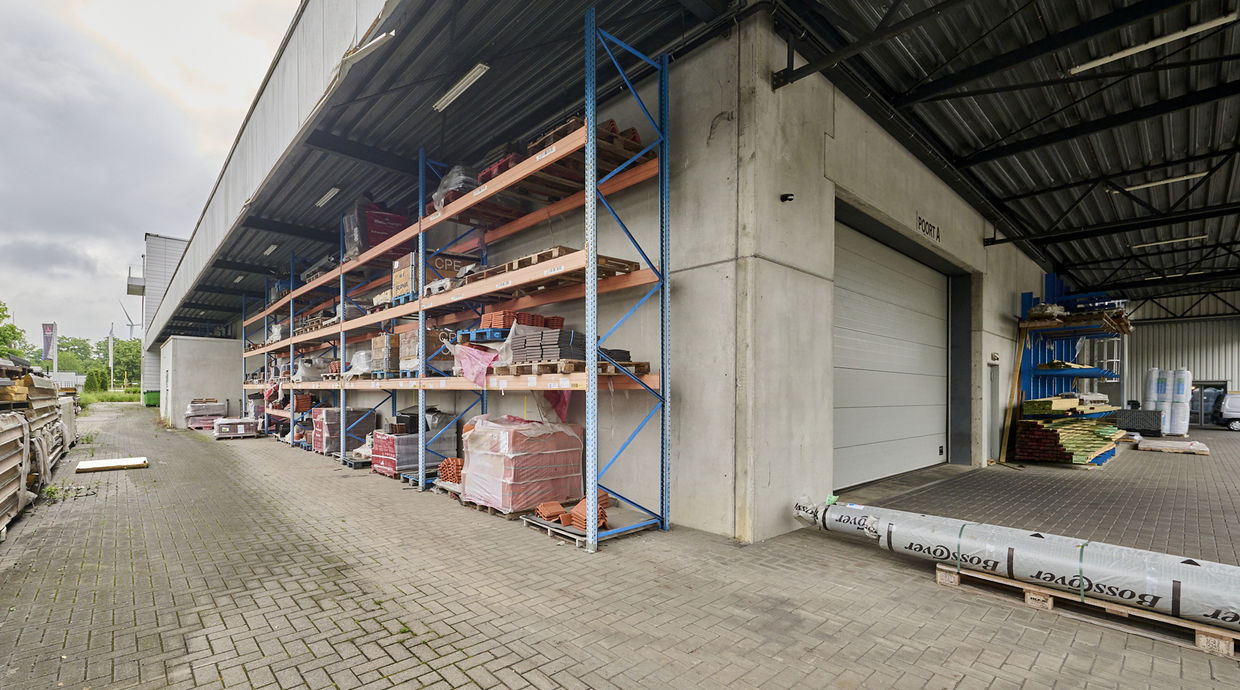 Industrieel gebouw te koop in Genk