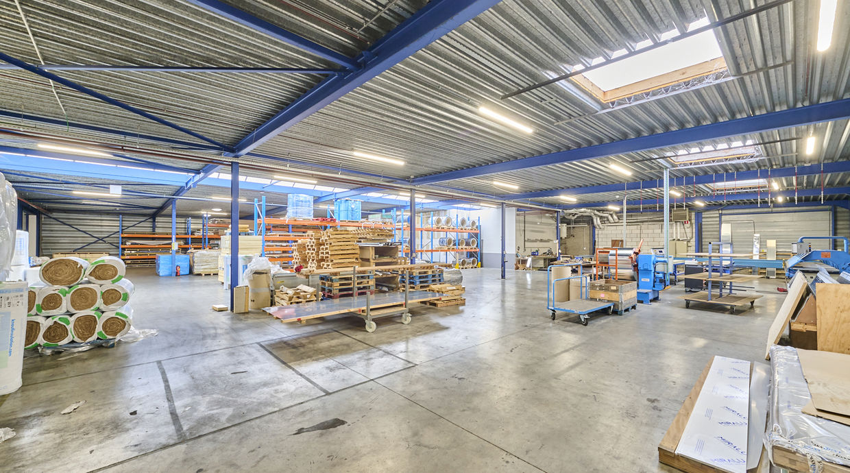 Industrieel gebouw te koop in Genk