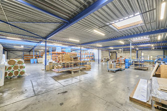 Industrieel gebouw te koop in Genk