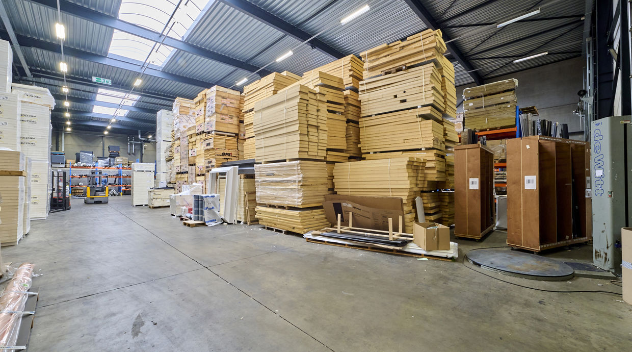 Industrieel gebouw te koop in Genk