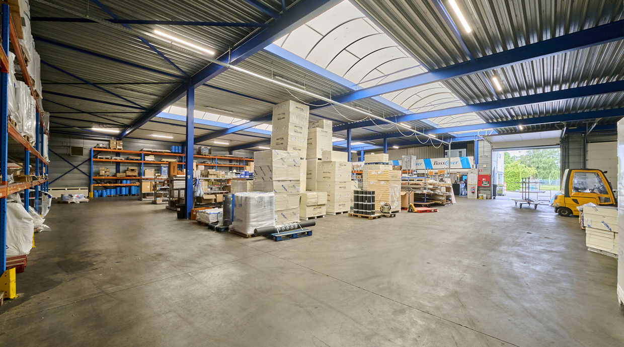 Industrieel gebouw te koop in Genk