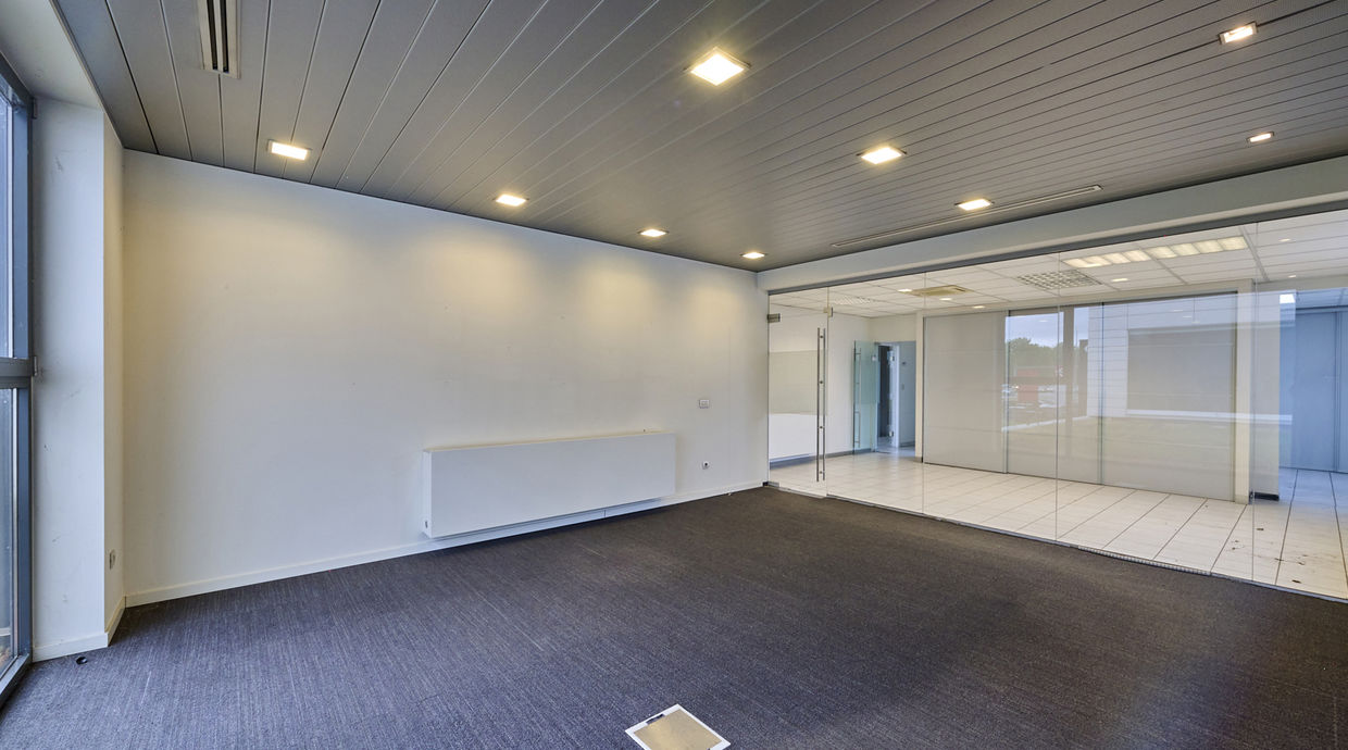 Industrieel gebouw te koop in Genk