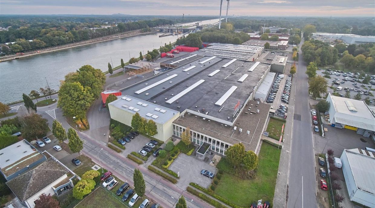 Industrieel gebouw te koop in Hasselt
