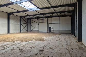 Industrieel gebouw te koop in Maaseik