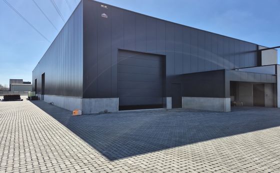 Industrieel gebouw te koop in Maaseik
