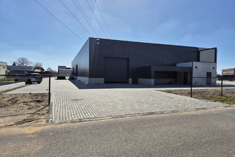 Industrieel gebouw te koop in Maaseik