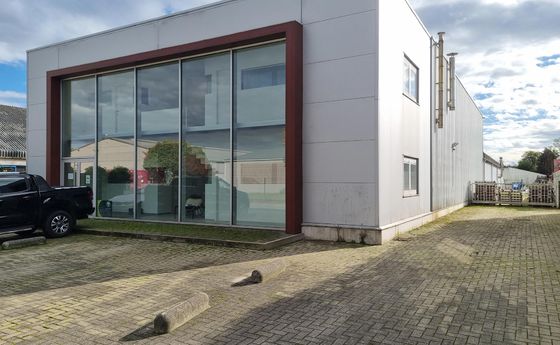 Industrieel gebouw te koop in Meeuwen-Gruitrode