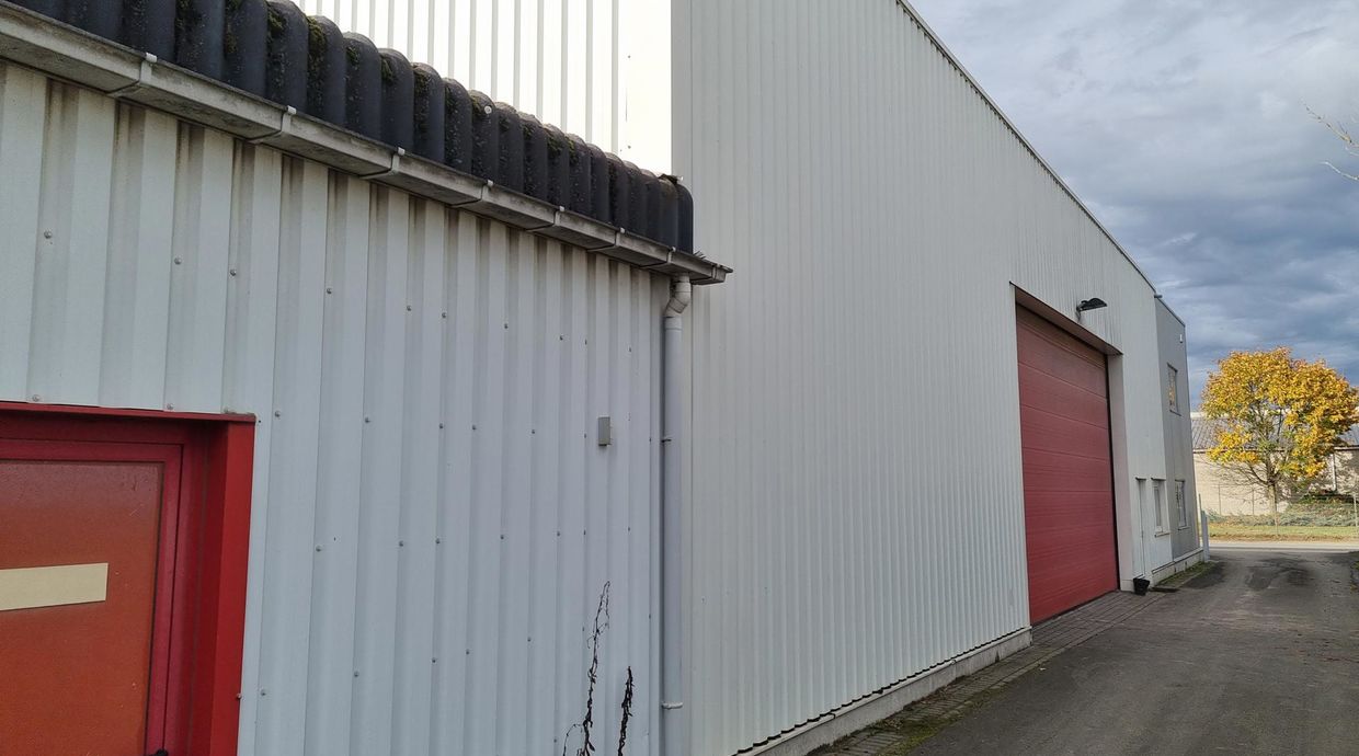 Industrieel gebouw te koop in Meeuwen-Gruitrode