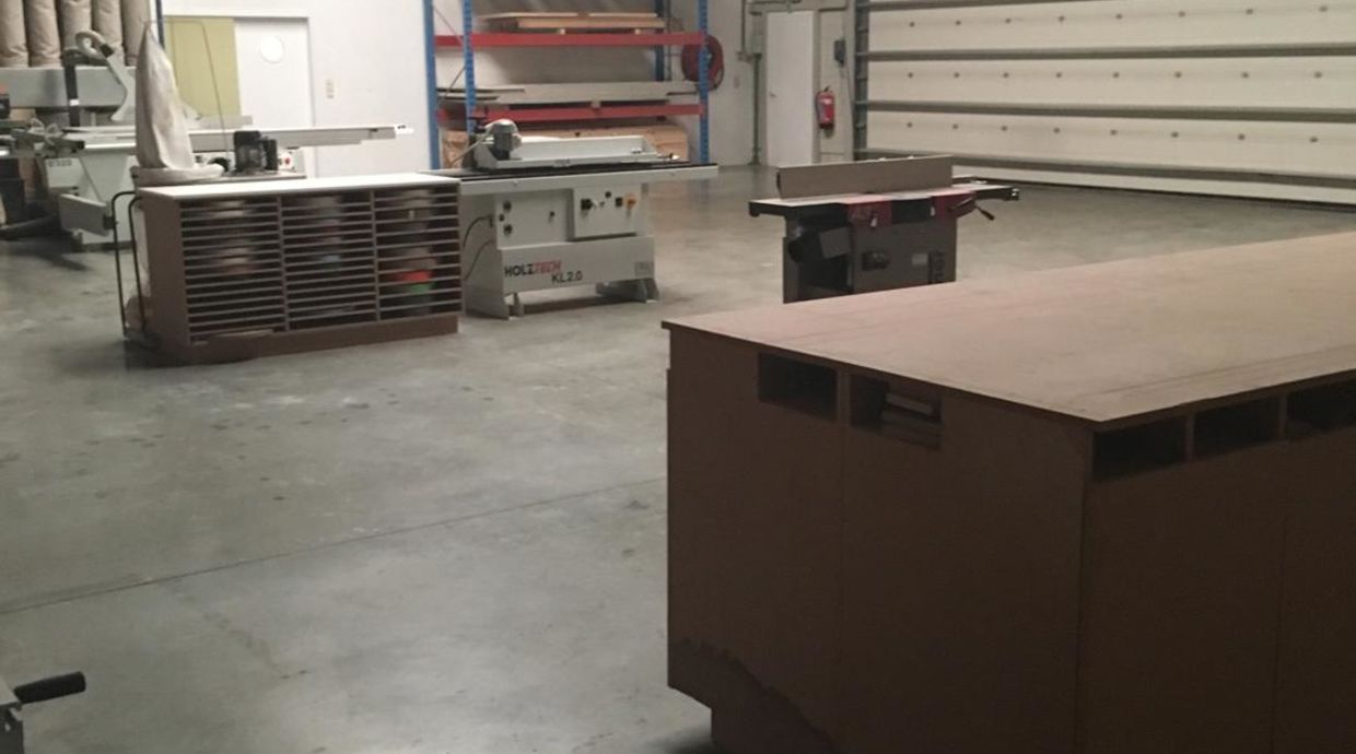 Industrieel gebouw te koop in Meeuwen-Gruitrode