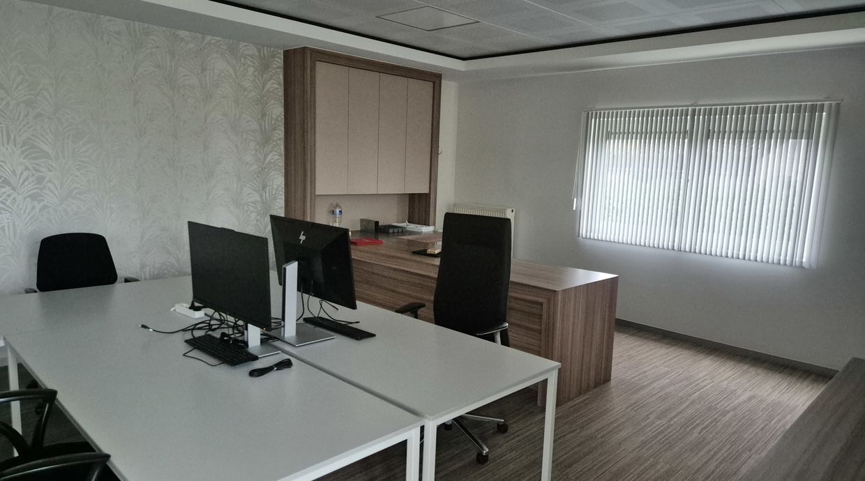 Industrieel gebouw te koop in Meeuwen-Gruitrode