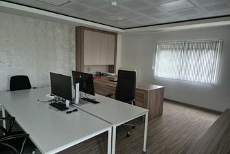 Industrieel gebouw te koop in Meeuwen-Gruitrode