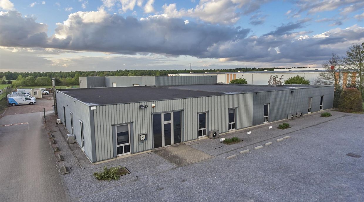 Industrieel gebouw te koop in Opglabbeek