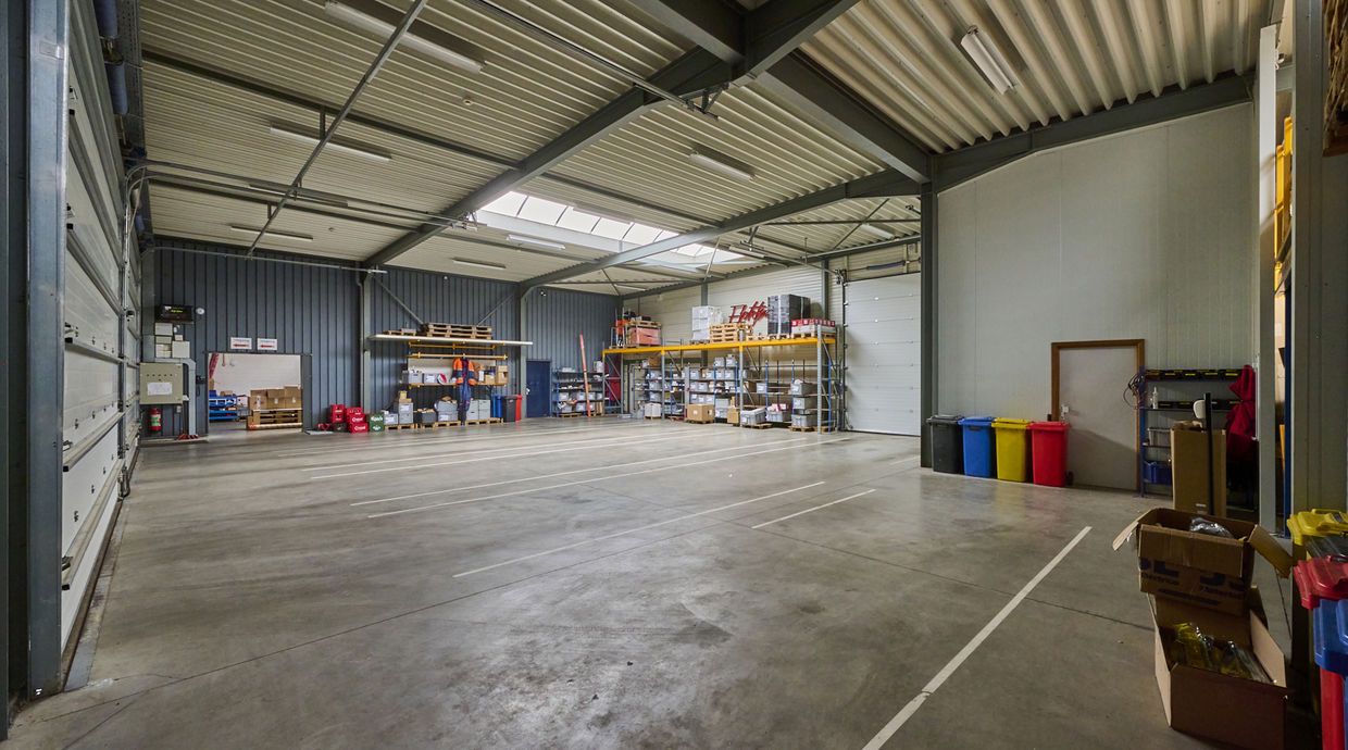 Industrieel gebouw te koop in Opglabbeek