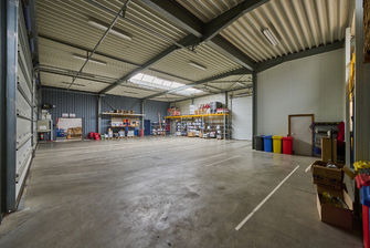 Industrieel gebouw te koop in Opglabbeek