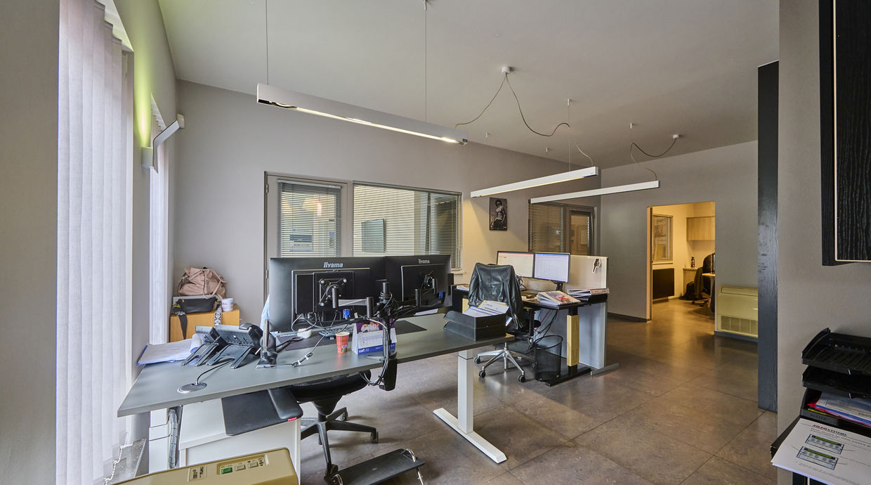 Industrieel gebouw te koop in Opglabbeek