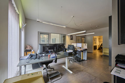 Industrieel gebouw te koop in Opglabbeek